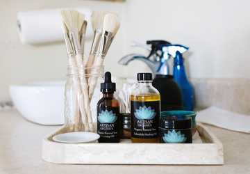 The Allure of Artisanal Beauty: Handcrafted Skincare's Rising Popularity