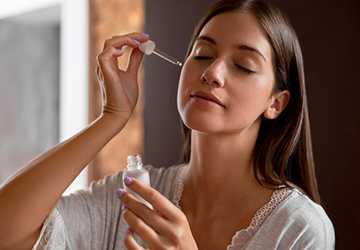 6 Tips to Manage Makeup for Combination Skin: Balance is Key